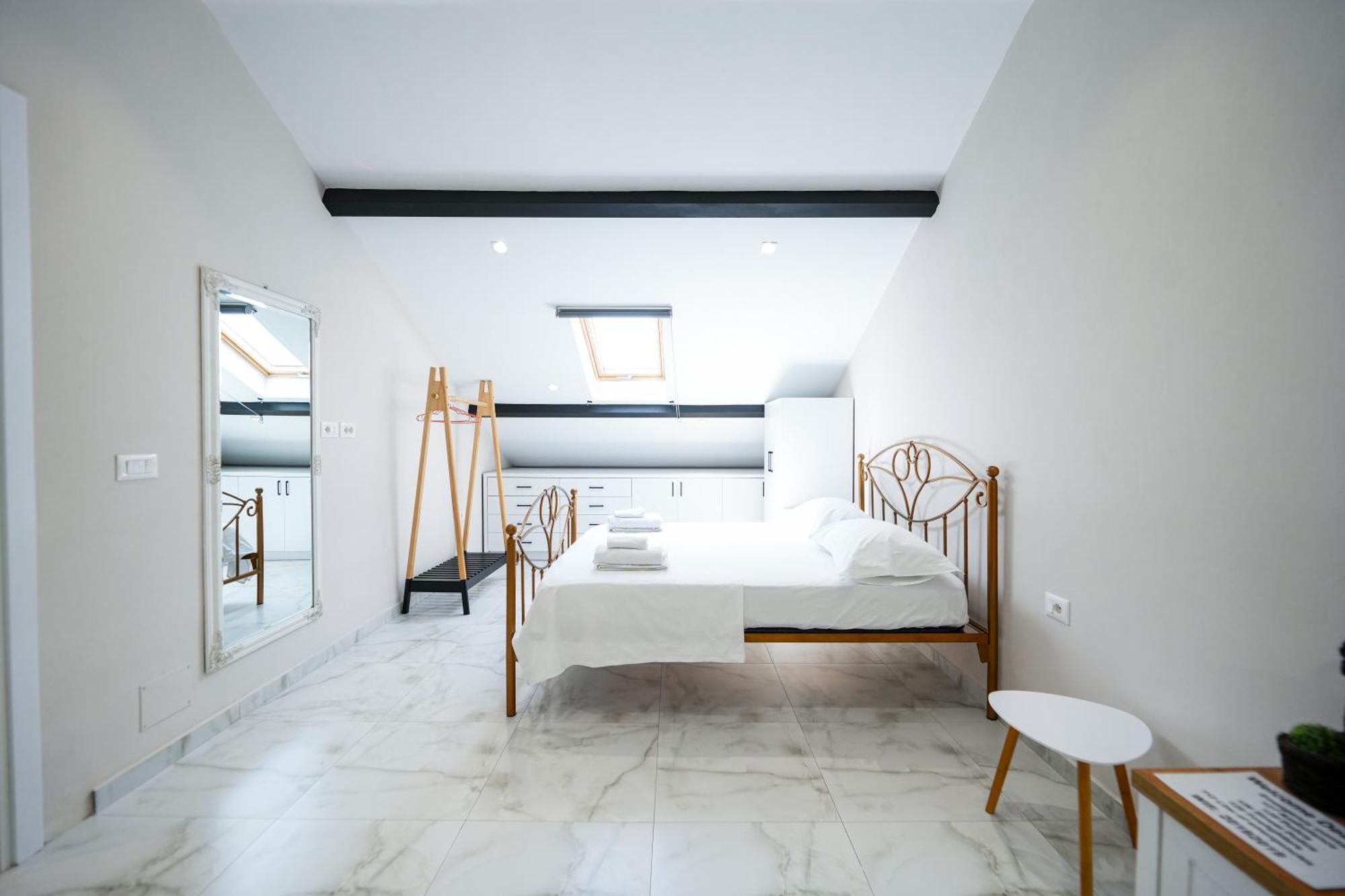 City Center Hideout - Studio Apartment Tirana Zewnętrze zdjęcie