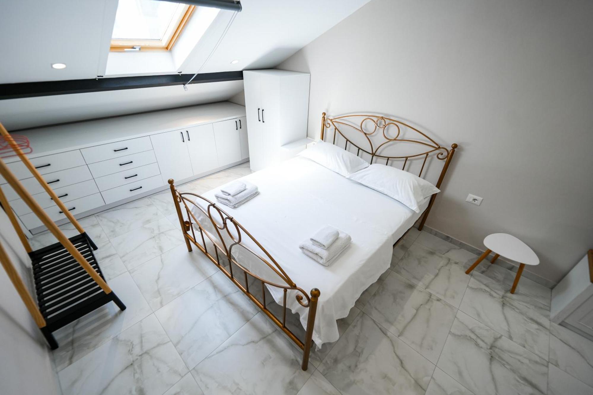 City Center Hideout - Studio Apartment Tirana Zewnętrze zdjęcie